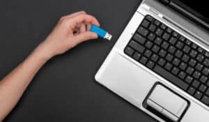 Read more about the article How to Repair Corrupted Pen drive 2021